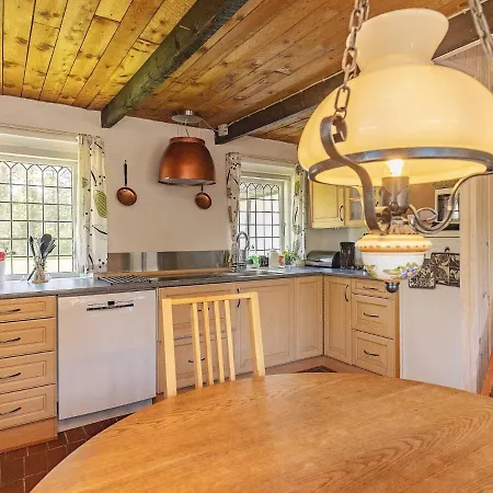 6 Person In L S Holiday home *
