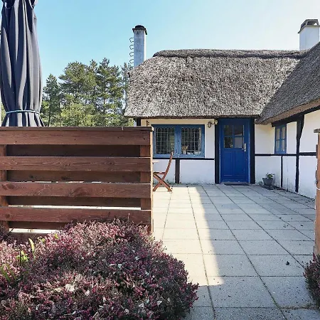 6 Person In L S Holiday home