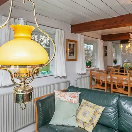 6 Person In L S Holiday home *